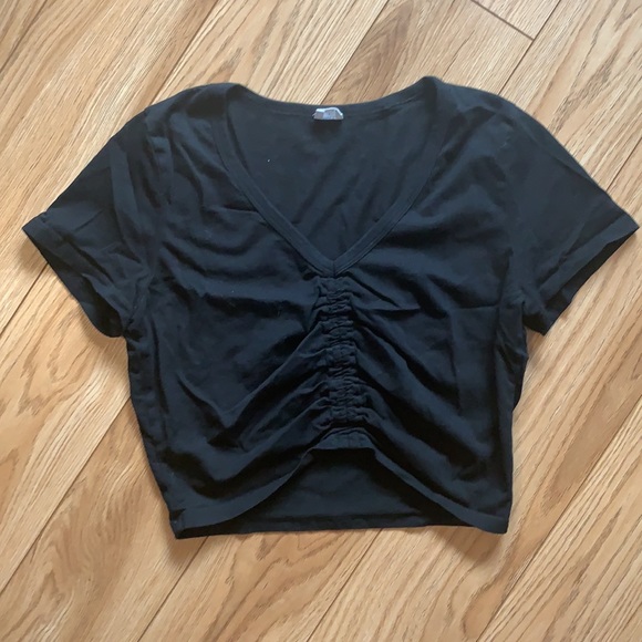 Aritzia Black Crop T-Shirt - Picture 2 of 3